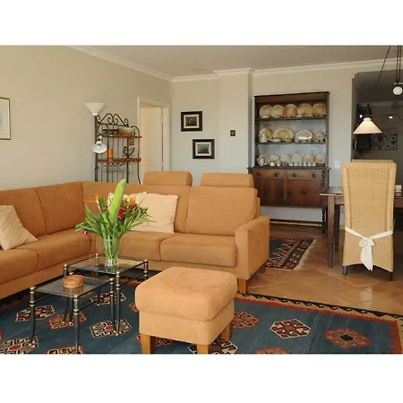 Panoramic, Striking Seaviews, 2 Bedroom,2 Bathroom, Pool, Seafront Apartment. *